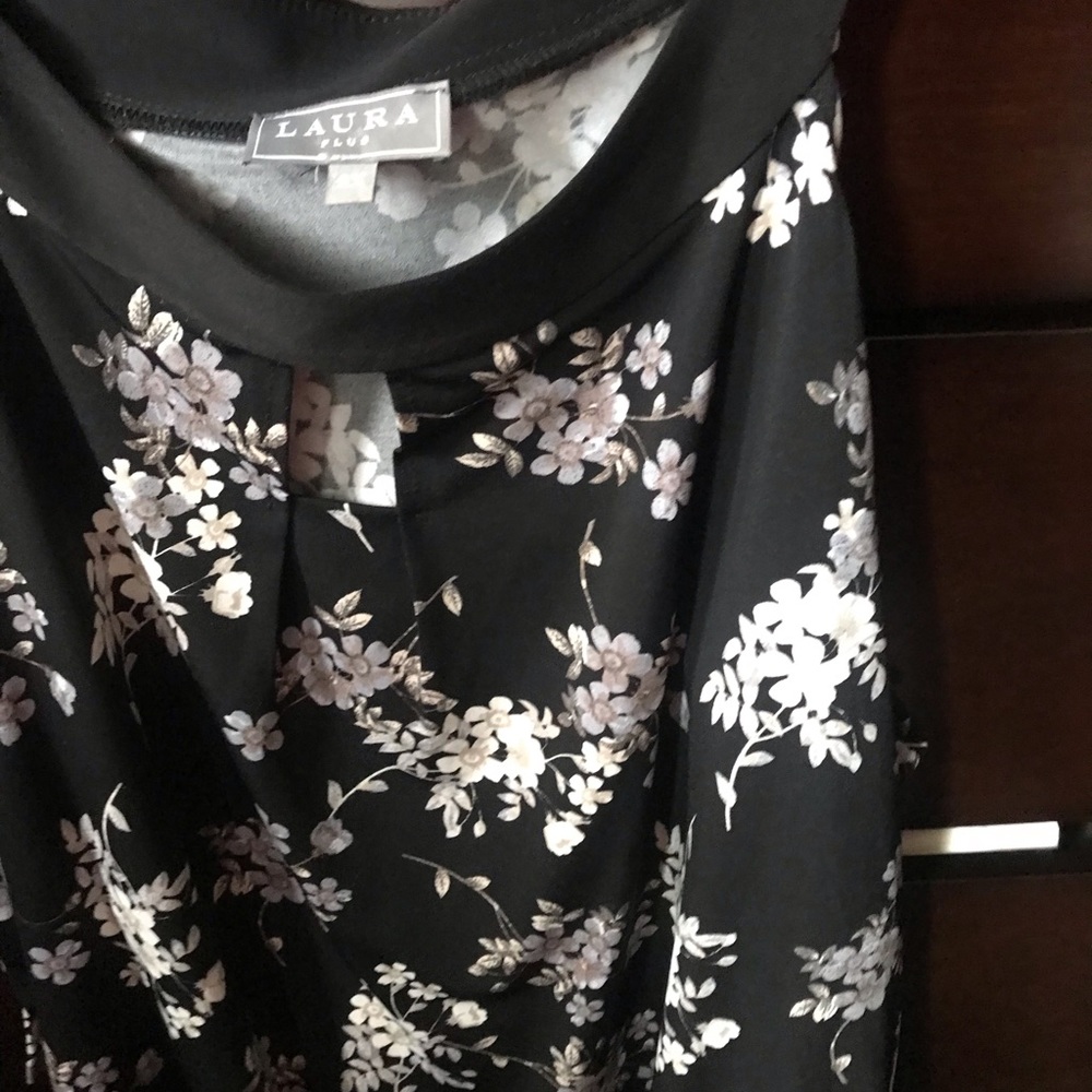 Blouse - Picture 2 of 5